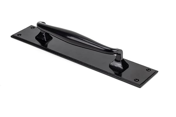 Pull Handle on Backplate