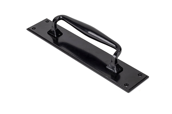 Pull Handle on Backplate