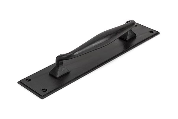 Pull Handle on Backplate