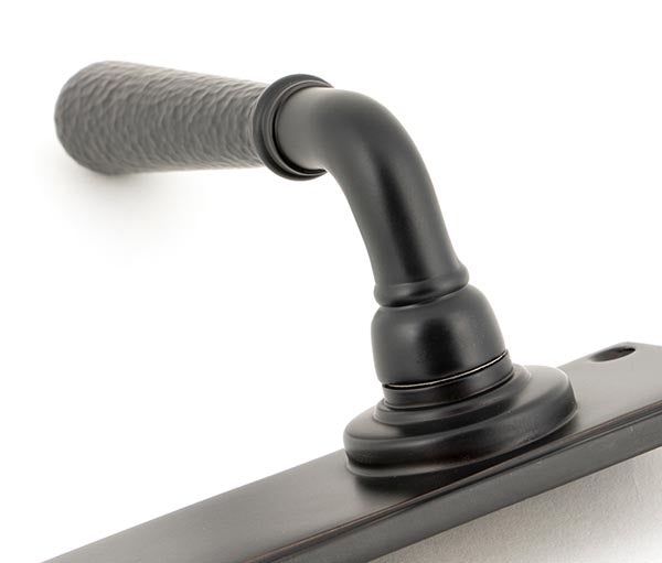 Hammered Newbury Lever Bathroom Set