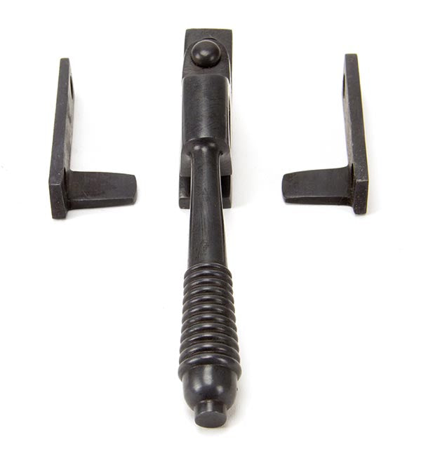 Night-Vent Locking Reeded Fastener