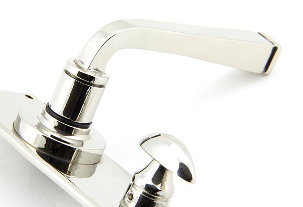 Avon Lever Bathroom Set