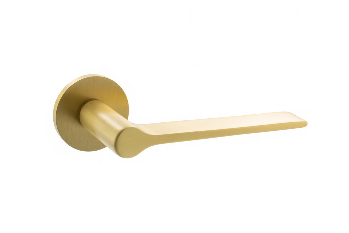 Millhouse Brass Brindley Lever Door Handle on 5mm Slimline Round Rose