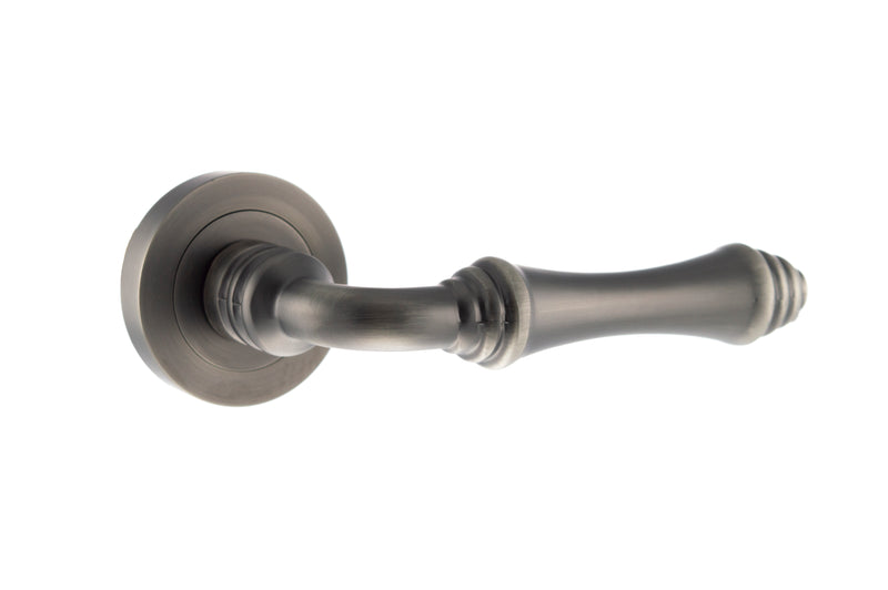 Old English Durham Lever Door Handle on Round Rose